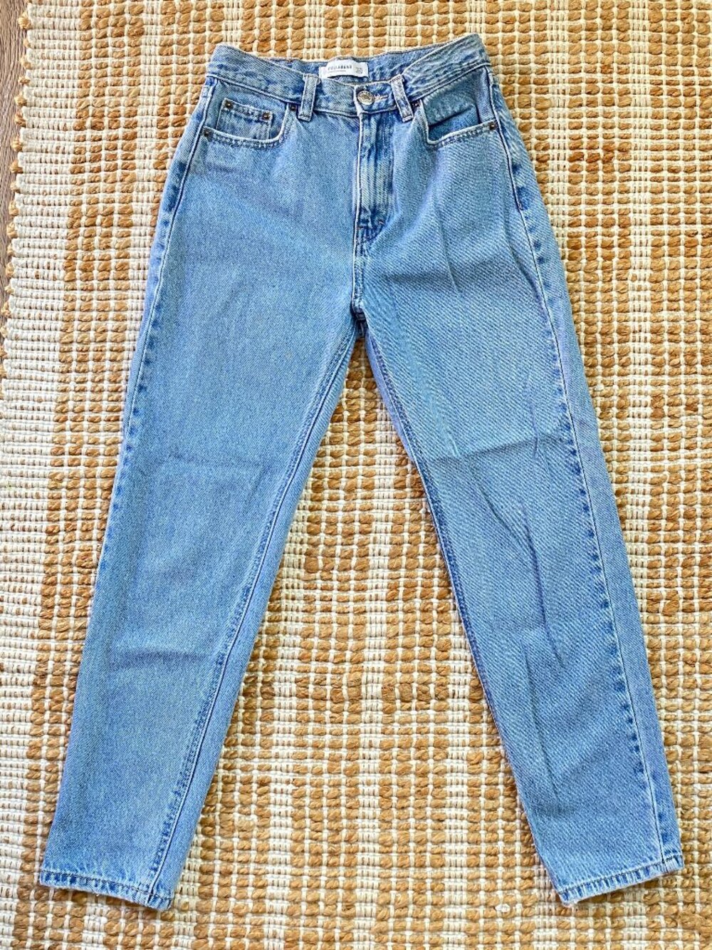 Bershka Medium Wash Mid-Rise Jeans US 2 | Tapered Ankle